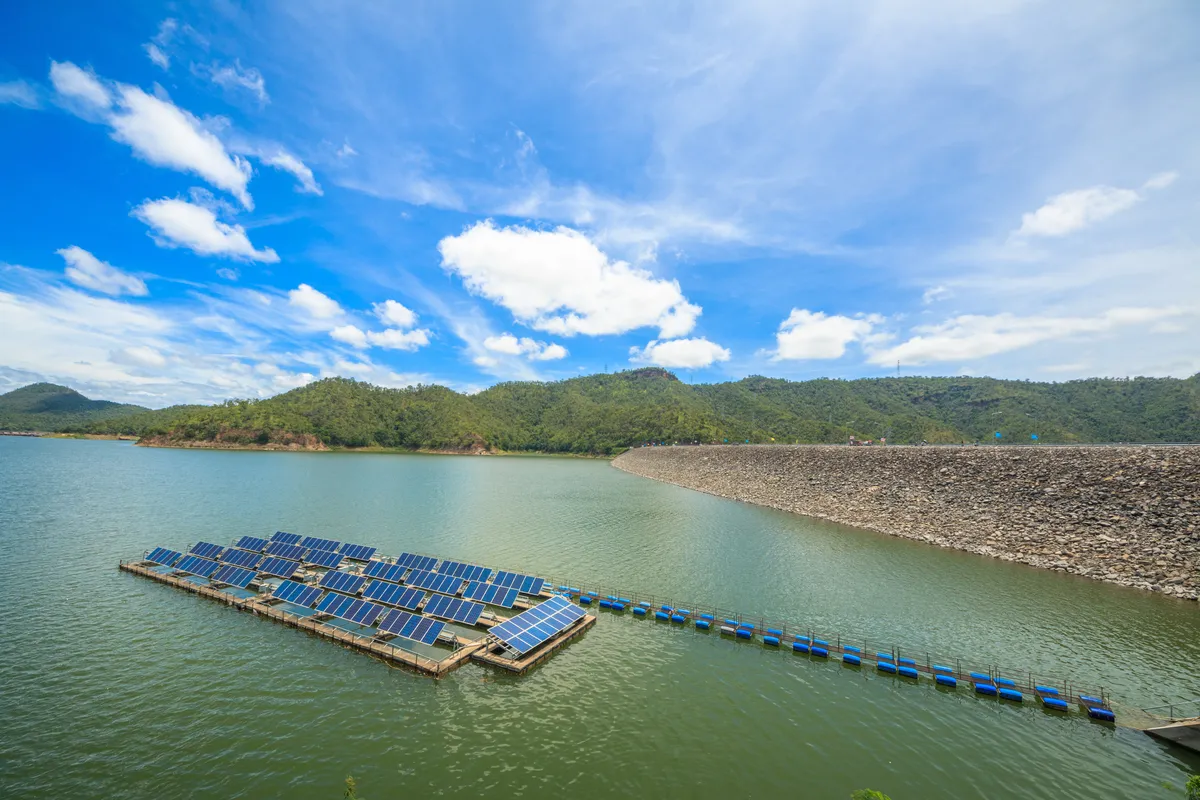  Floating Solar Farms in Powering the Future 